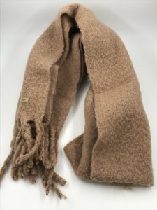 Discover Trendy Barts Sjaal: Your Ultimate Winter Fashion Accessory