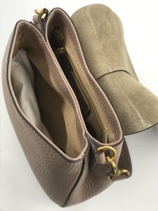 Gianni Chiarini Helena Round Crossbody Bag – Taupe Leather, 27x20x10 cm