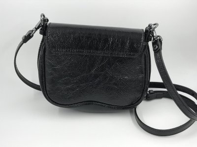 Gianni Chiarini Chiara Crossbody Bag – Black Glossy Leather, 22x18x10 cm
